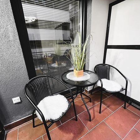 Luxe Central Studio With Pool, Parking & Ac Budapest Eksteriør bilde
