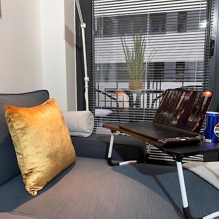 Luxe Central Studio With Pool, Parking & Ac Budapest Eksteriør bilde
