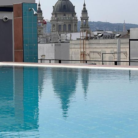 Luxe Central Studio With Pool, Parking & Ac Budapest Eksteriør bilde