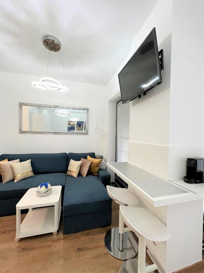 Luxe Central Studio With Pool, Parking & Ac Budapest Eksteriør bilde