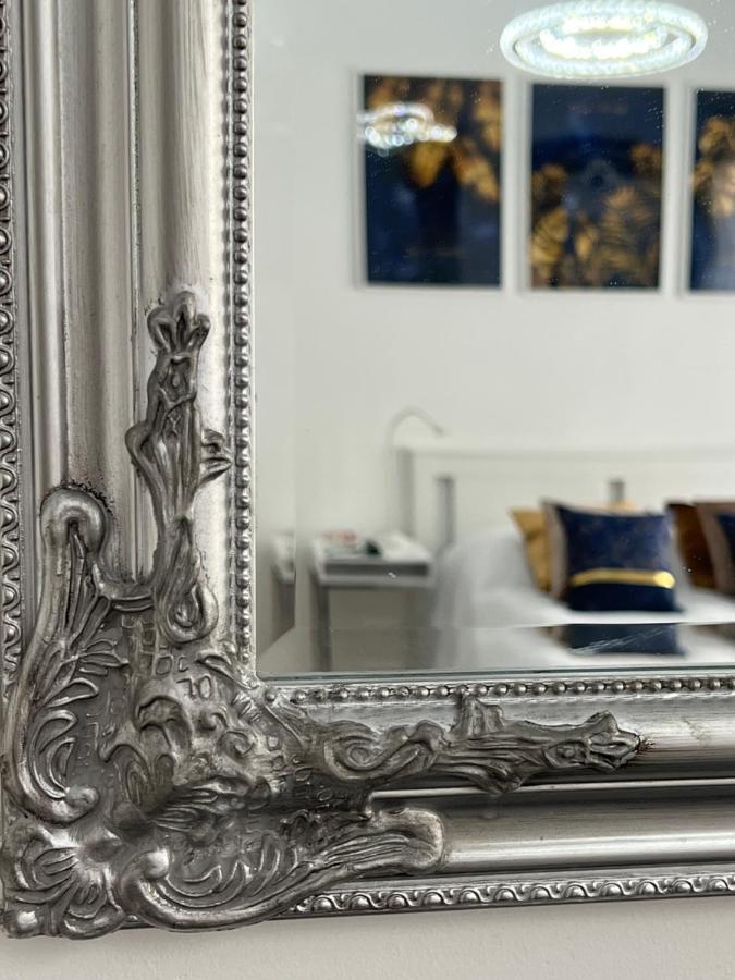 Luxe Central Studio With Pool, Parking & Ac Budapest Eksteriør bilde