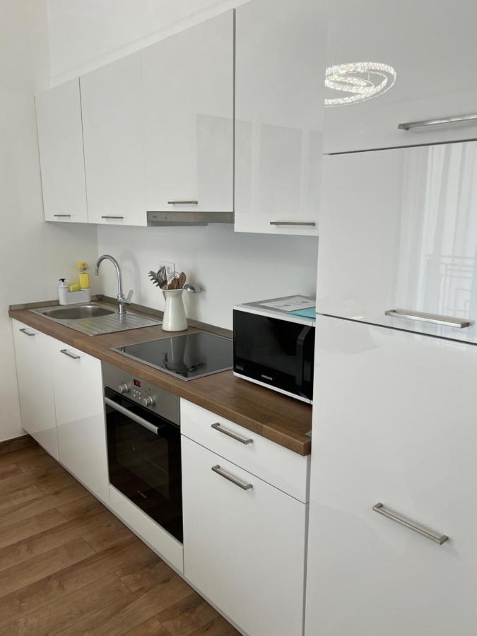 Luxe Central Studio With Pool, Parking & Ac Budapest Eksteriør bilde