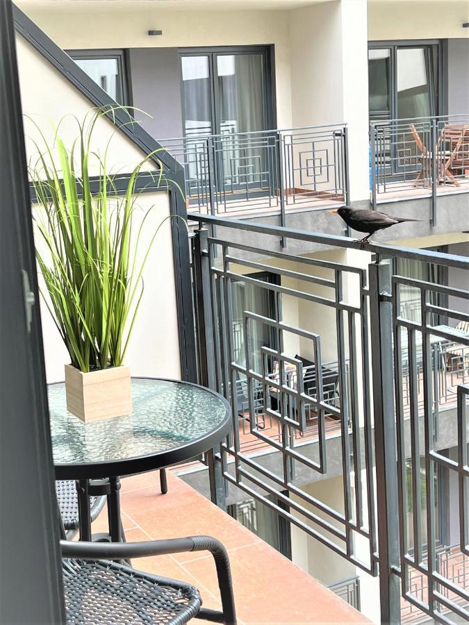 Luxe Central Studio With Pool, Parking & Ac Budapest Eksteriør bilde