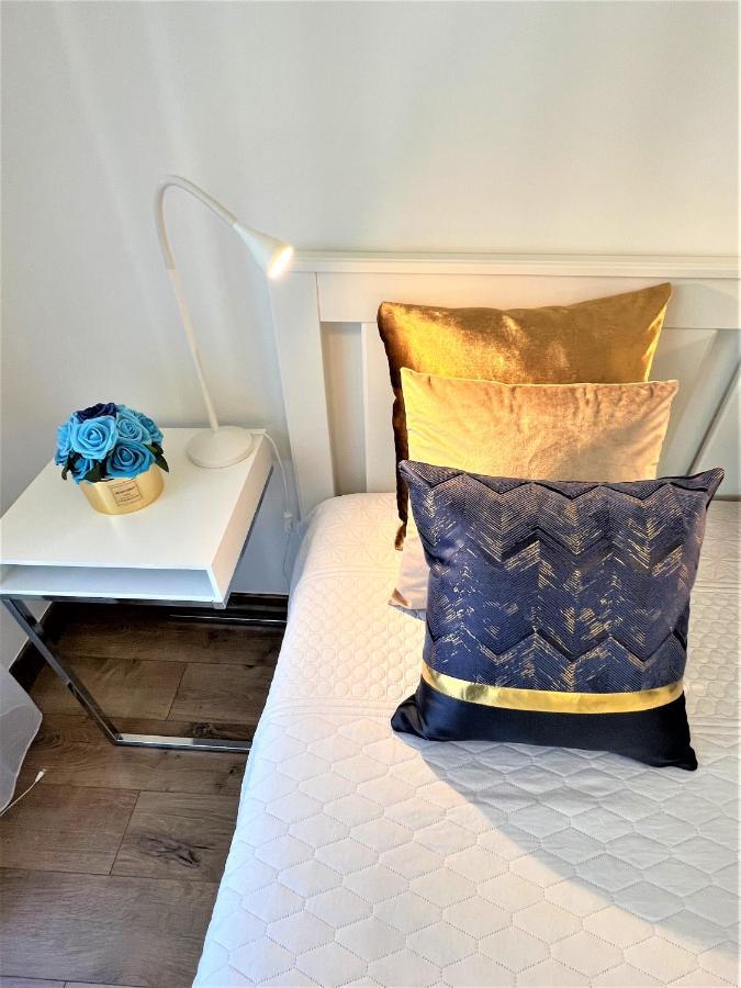 Luxe Central Studio With Pool, Parking & Ac Budapest Eksteriør bilde