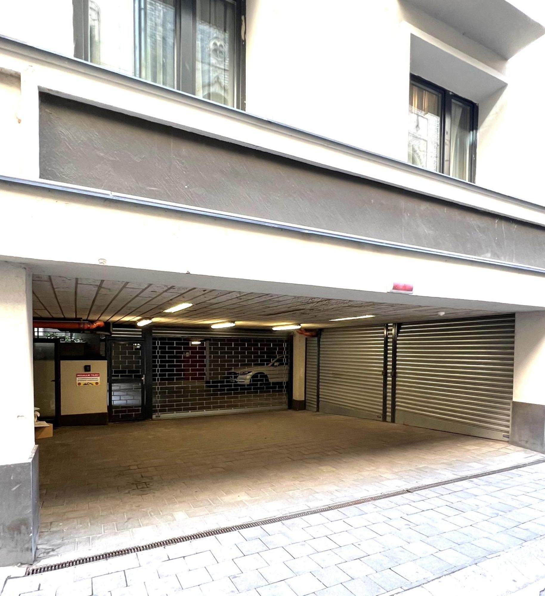 Luxe Central Studio With Pool, Parking & Ac Budapest Eksteriør bilde