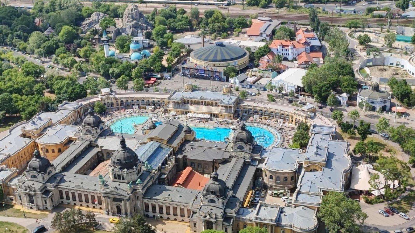 Luxe Central Studio With Pool, Parking & Ac Budapest Eksteriør bilde
