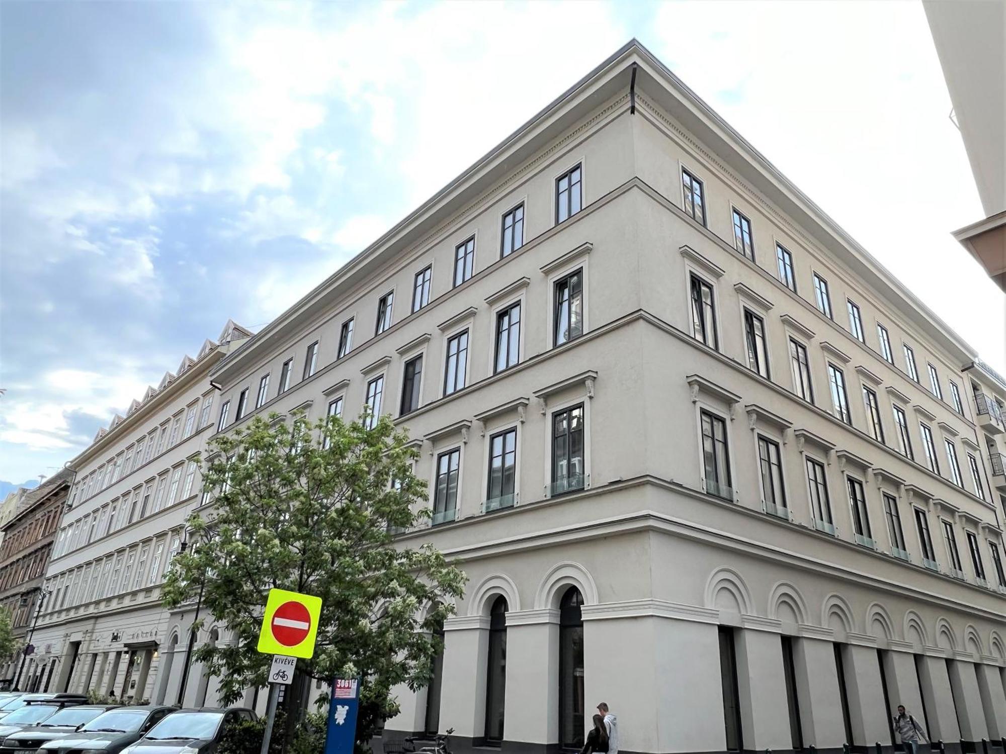 Luxe Central Studio With Pool, Parking & Ac Budapest Eksteriør bilde