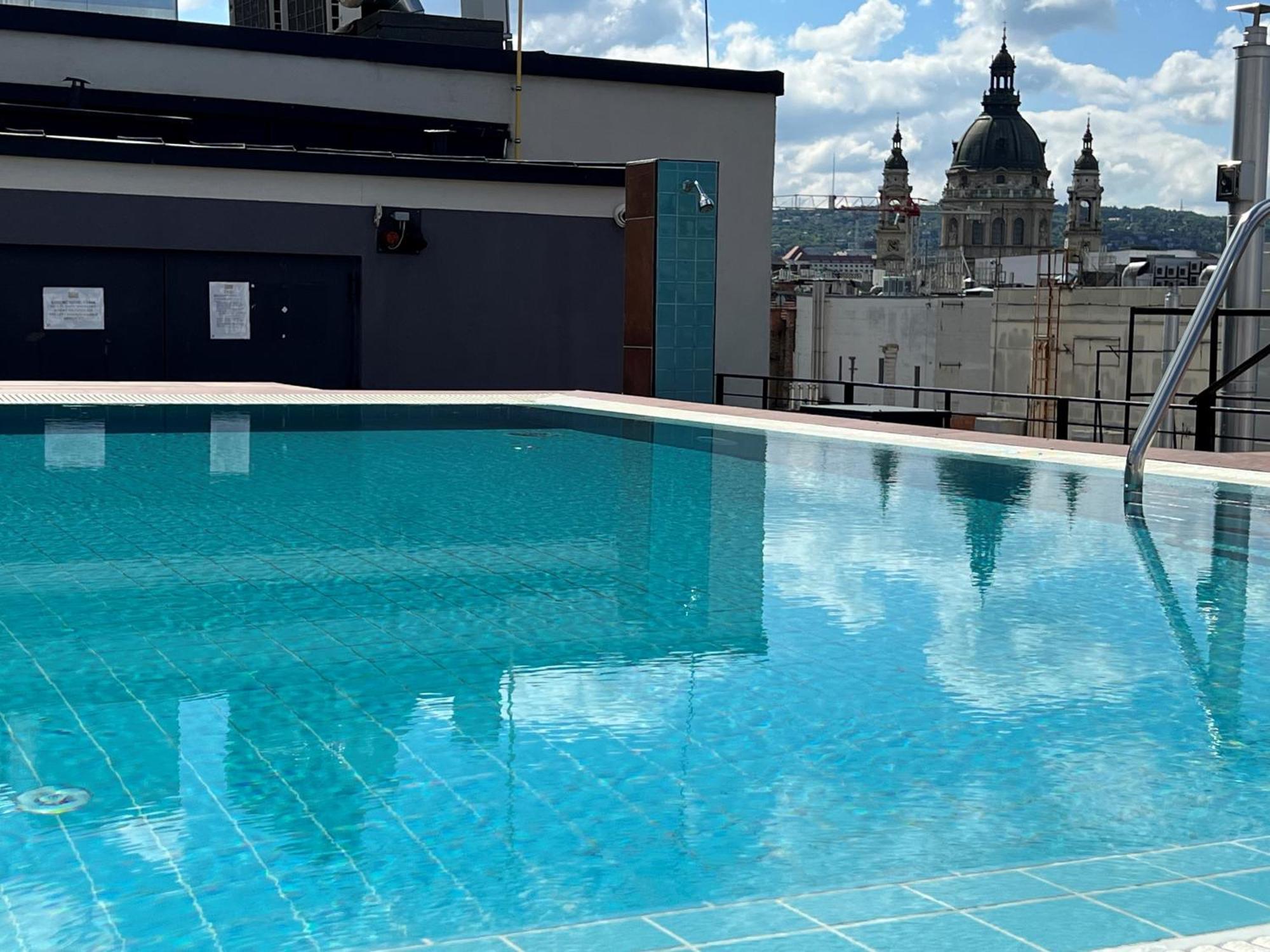 Luxe Central Studio With Pool, Parking & Ac Budapest Eksteriør bilde